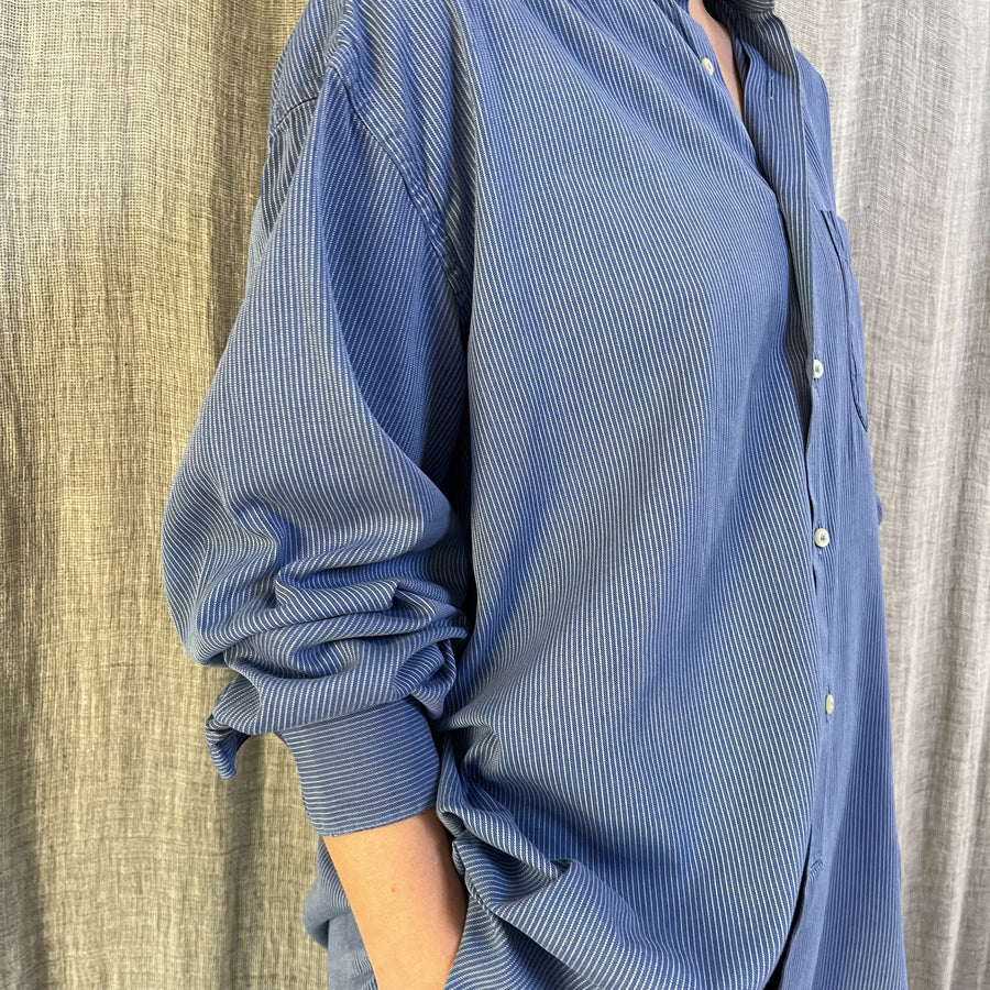 RELAXED BLUE SIMPLE SHIRT