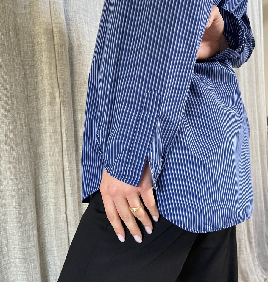 BLUE STRIPE COLLARLESS SIMPLE SHIRT