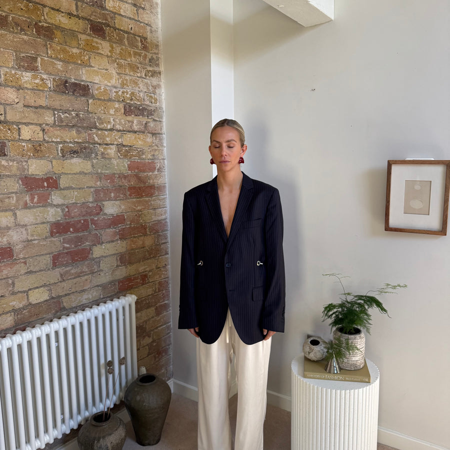 NAVY PINSTRIPE HARDWARE FRONT BLAZER