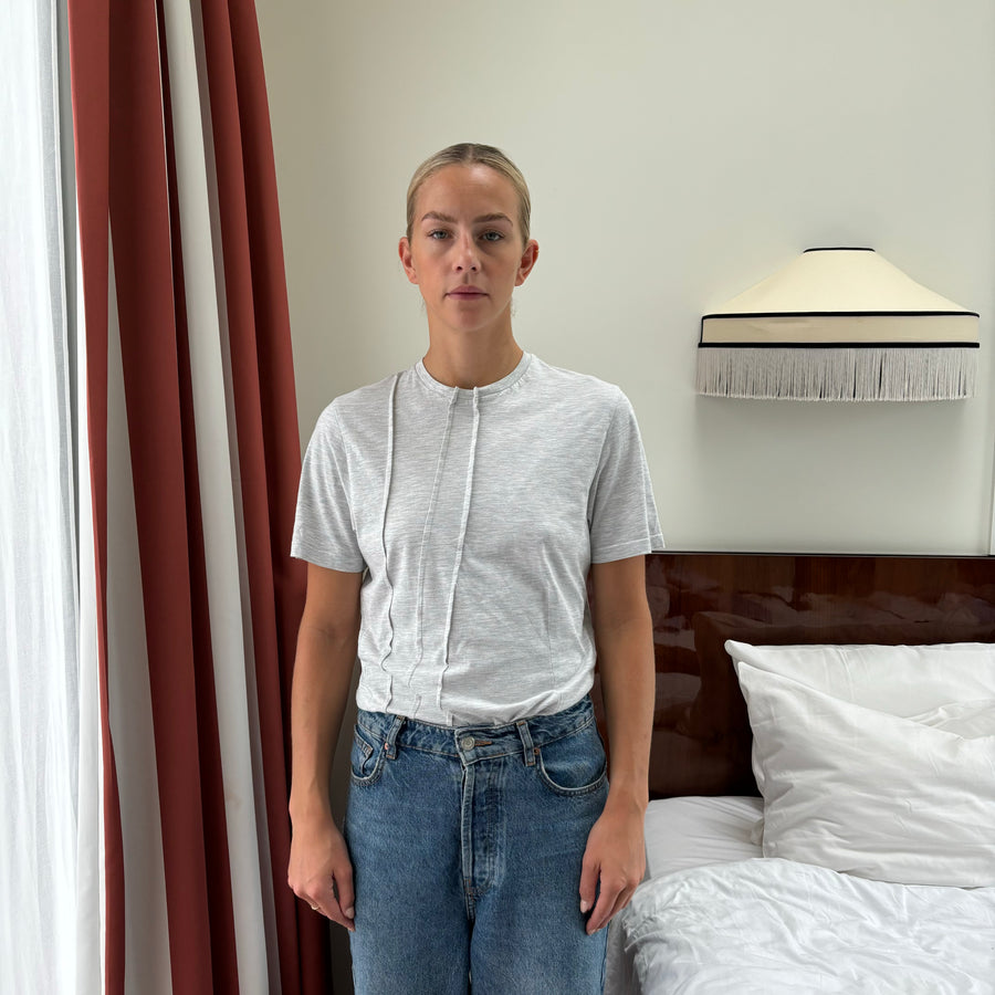 GREY SEAMED T-SHIRT