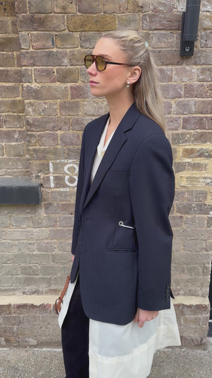 NAVY STRIPE HARDWARE FRONT BLAZER